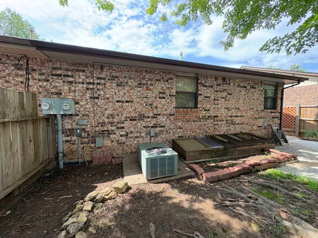 6528 W ONeil, Wichita, KS 67212