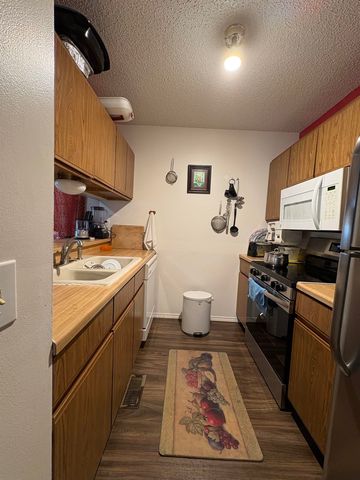 6528 W ONeil, Wichita, KS 67212