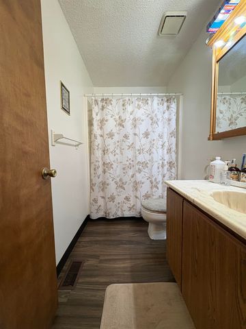 6528 W ONeil, Wichita, KS 67212