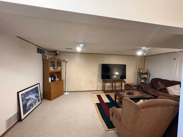 6528 W ONeil, Wichita, KS 67212