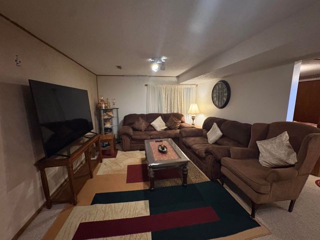 6528 W ONeil, Wichita, KS 67212