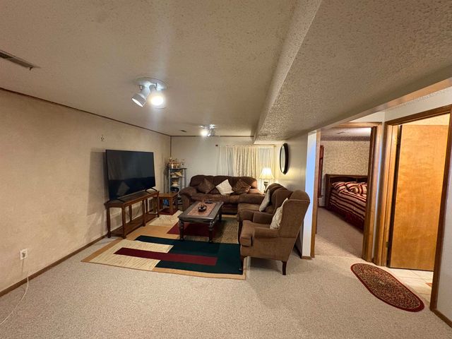 6528 W ONeil, Wichita, KS 67212