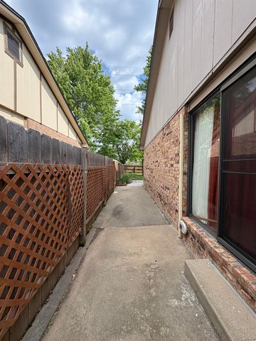 6528 W ONeil, Wichita, KS 67212