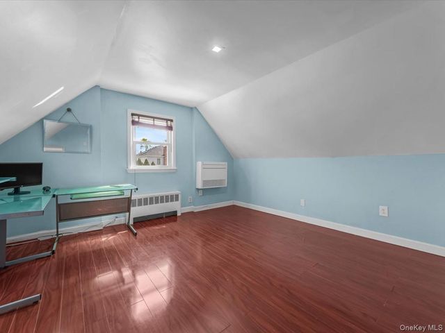 8135 257th Street, Floral Park, NY 11004