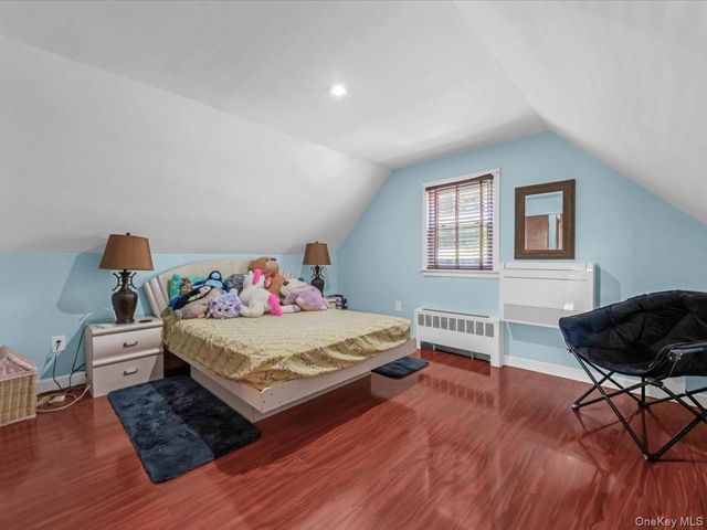 8135 257th Street, Floral Park, NY 11004