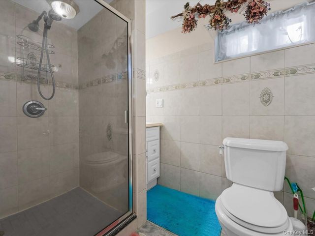 8135 257th Street, Floral Park, NY 11004