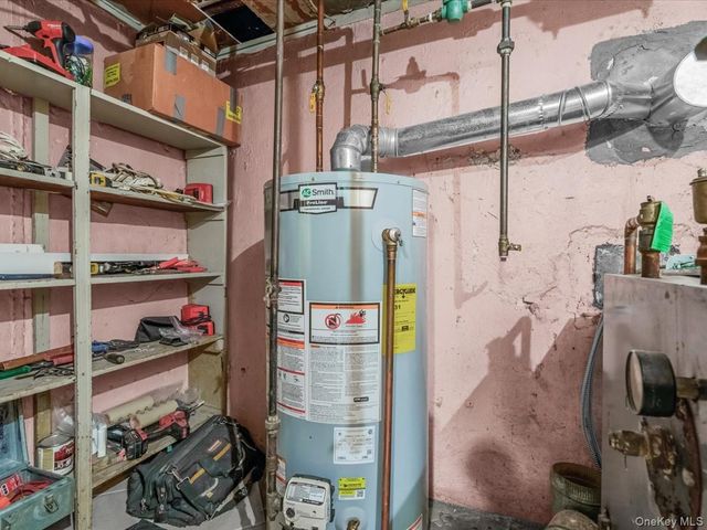 8135 257th Street, Floral Park, NY 11004