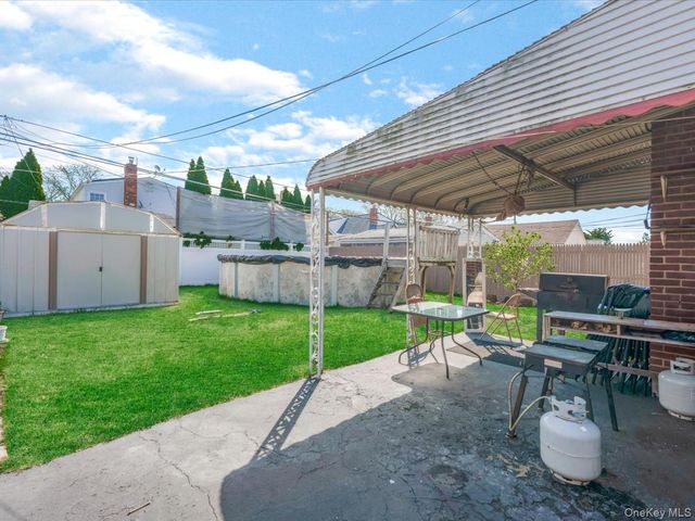 8135 257th Street, Floral Park, NY 11004