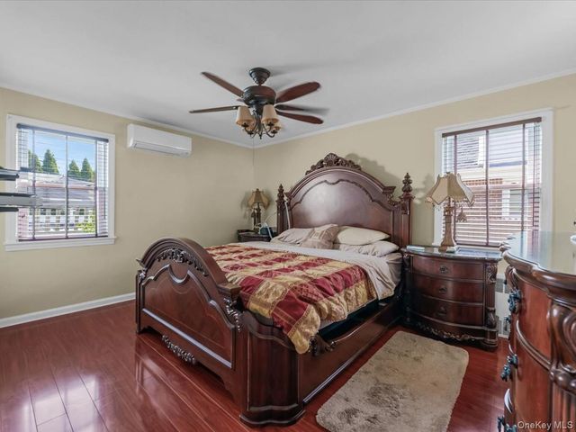 8135 257th Street, Floral Park, NY 11004