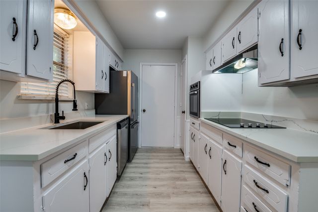 813 Green Pastures Drive, Cedar Hill, TX 75104