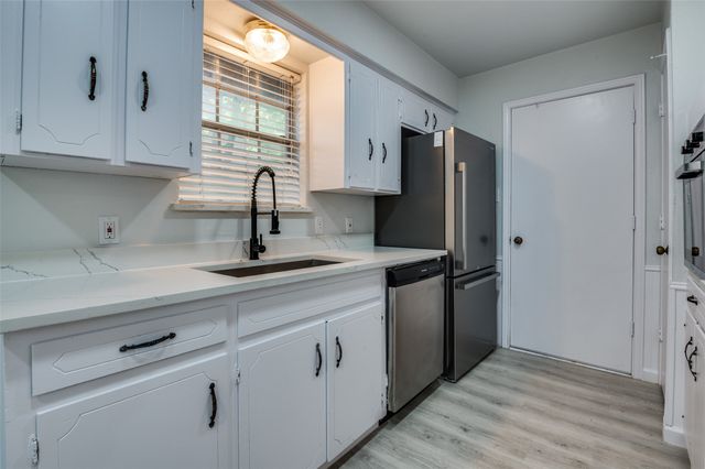 813 Green Pastures Drive, Cedar Hill, TX 75104