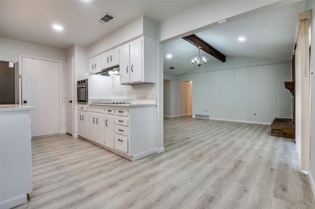 813 Green Pastures Drive, Cedar Hill, TX 75104