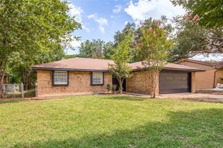 813 Green Pastures Drive, Cedar Hill, TX 75104