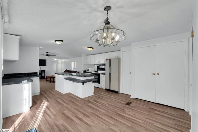 210 Elaine Drive, Piedmont, SC 29673