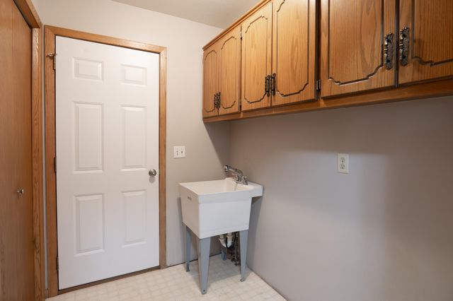 5245 Clayton Drive, Maple Plain, MN 55359