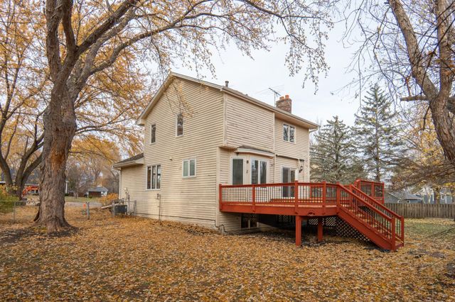 5245 Clayton Drive, Maple Plain, MN 55359