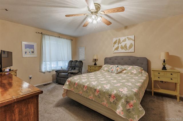 290 Brettonwoods Drive, Coram, NY 11727