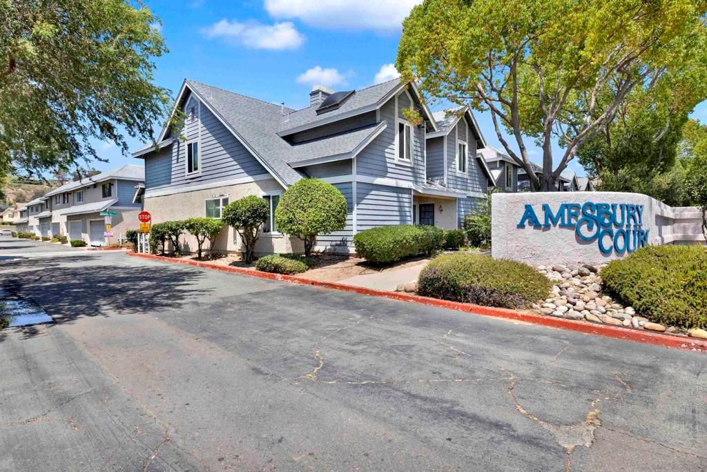 Image 1 of property listing at 13815 Johannesberg 4, Poway, CA 92064
