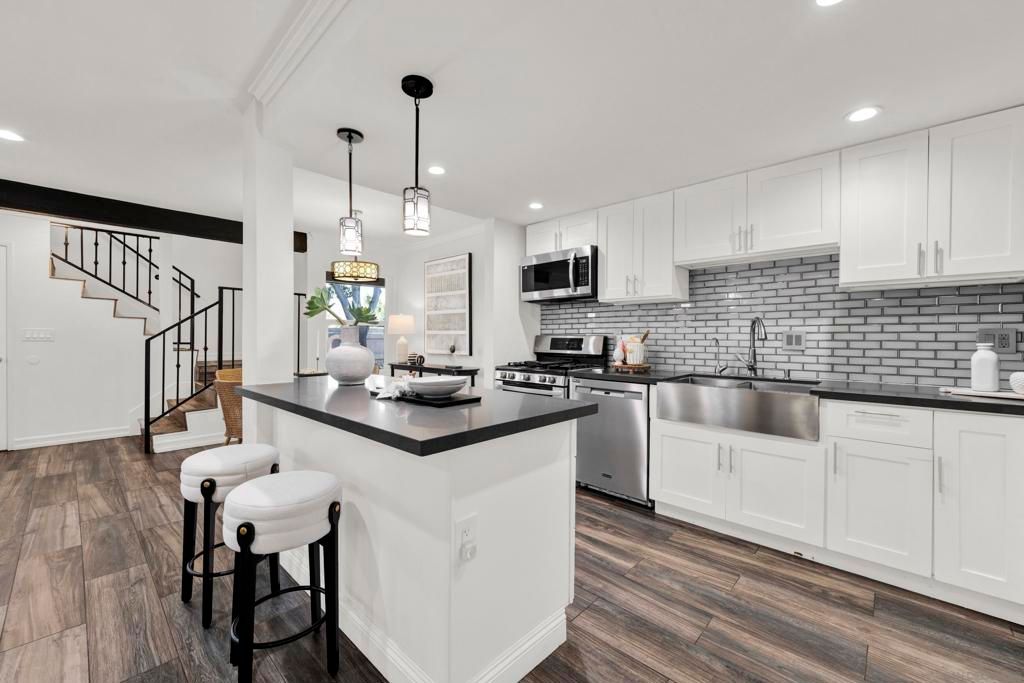 Image 13 of property listing at 13815 Johannesberg 4, Poway, CA 92064