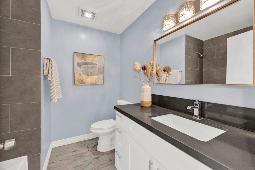 Image 36 of property listing at 13815 Johannesberg 4, Poway, CA 92064