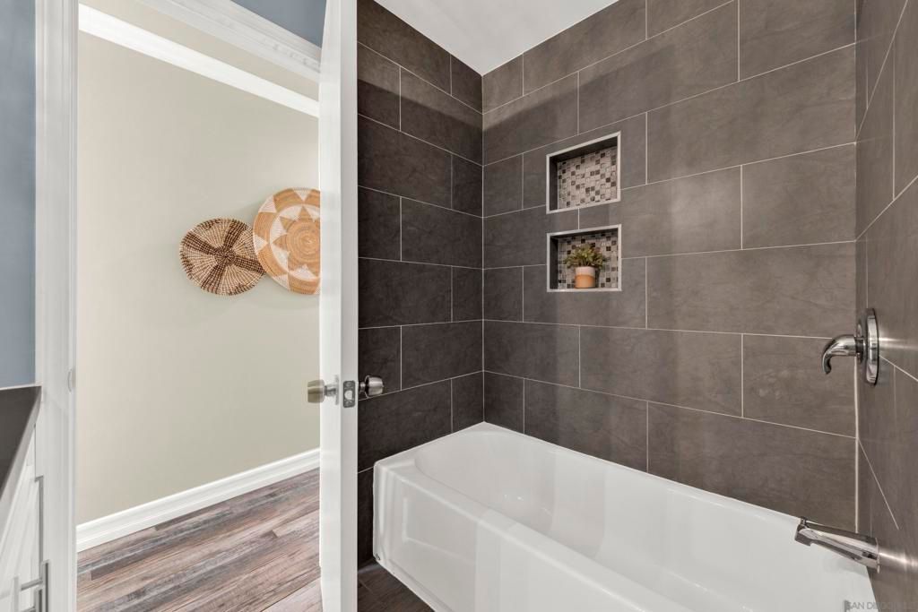 Image 37 of property listing at 13815 Johannesberg 4, Poway, CA 92064