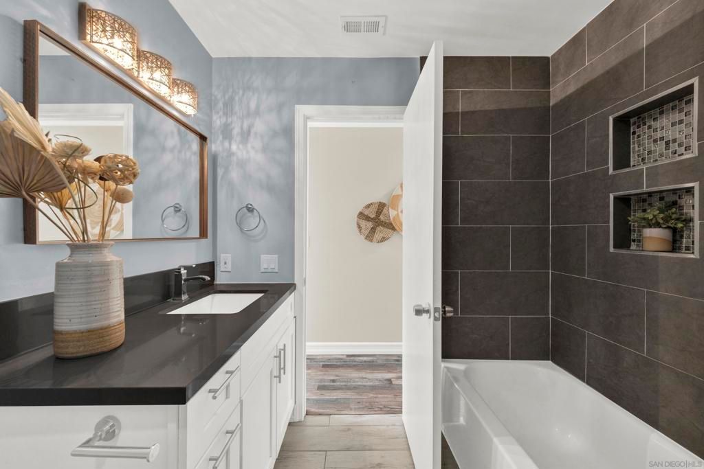 Image 38 of property listing at 13815 Johannesberg 4, Poway, CA 92064