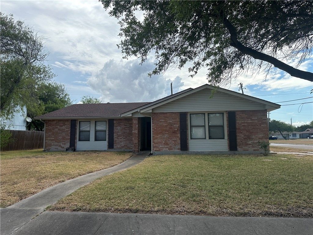 1502 Cheyenne St, Portland, TX 78374