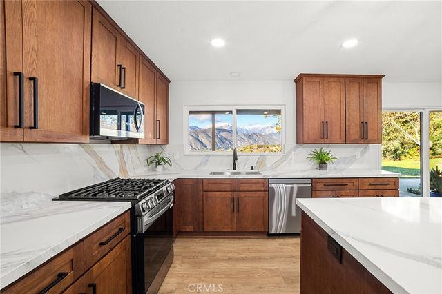 1126 Knoll, San Bernardino, CA 92407