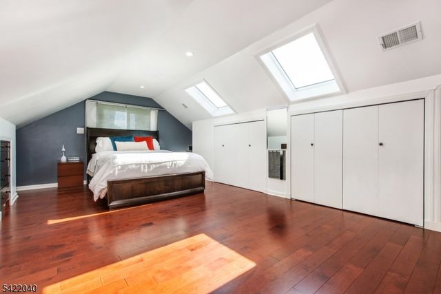 24 Lennon Pl, Clifton City, NJ 07013