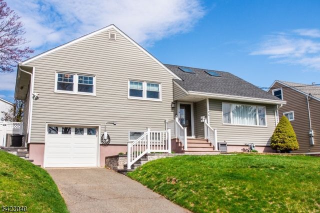 24 Lennon Pl, Clifton City, NJ 07013