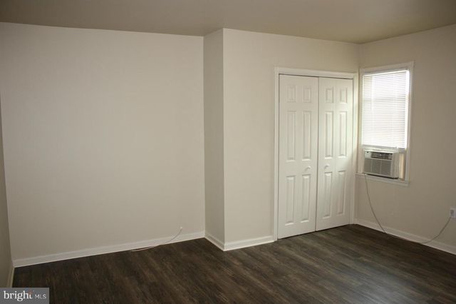 33 S LAFAYETTE AVE, Morrisville, PA 19067