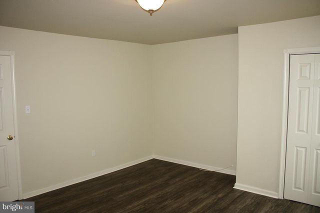 33 S LAFAYETTE AVE, Morrisville, PA 19067