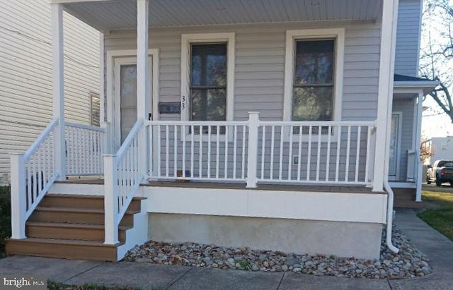 33 S LAFAYETTE AVE, Morrisville, PA 19067