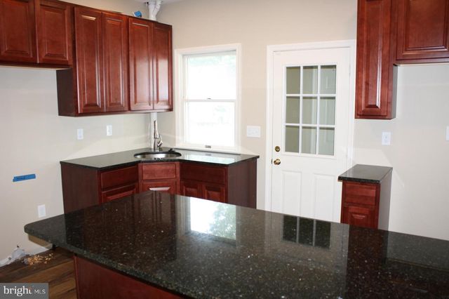 33 S LAFAYETTE AVE, Morrisville, PA 19067