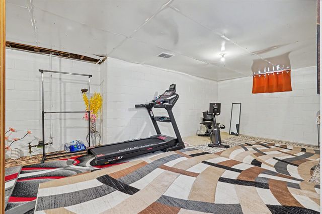 1013 Hawthorne Avenue, Waterloo, IA 50702