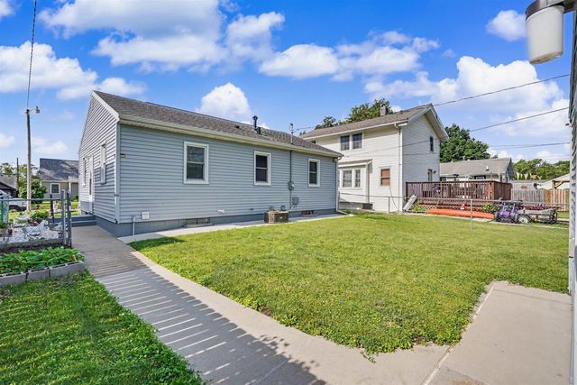 1013 Hawthorne Avenue, Waterloo, IA 50702
