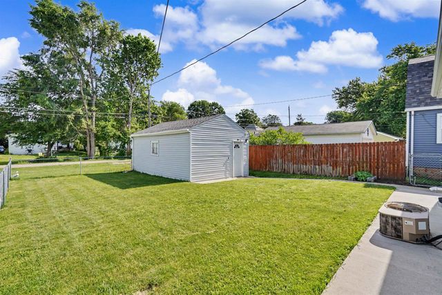 1013 Hawthorne Avenue, Waterloo, IA 50702