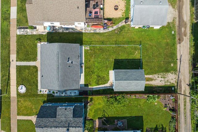1013 Hawthorne Avenue, Waterloo, IA 50702