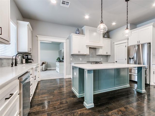 8505 Willow Creek Road, Guthrie, OK 73044