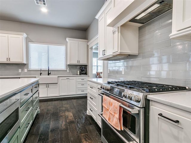 8505 Willow Creek Road, Guthrie, OK 73044
