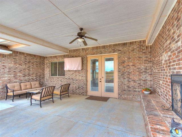 8505 Willow Creek Road, Guthrie, OK 73044