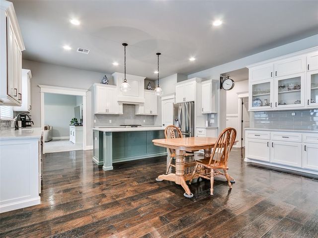 8505 Willow Creek Road, Guthrie, OK 73044