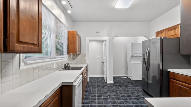 1007 W 20th Ave, Spokane, WA 99203