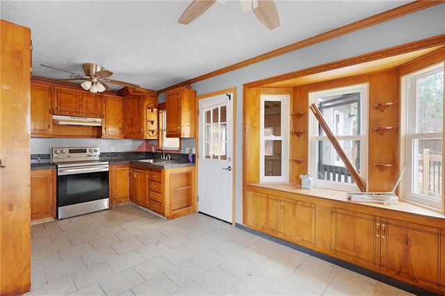 1095 Erwin Hill Church SE Road, Calhoun, GA 30701