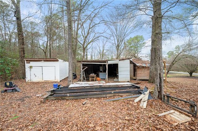 1095 Erwin Hill Church SE Road, Calhoun, GA 30701