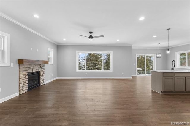 5212 Farmridge Lane, Grand Blanc, MI 48439