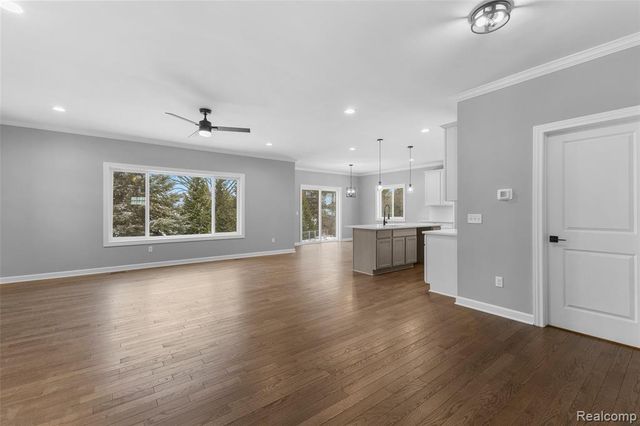 5212 Farmridge Lane, Grand Blanc, MI 48439