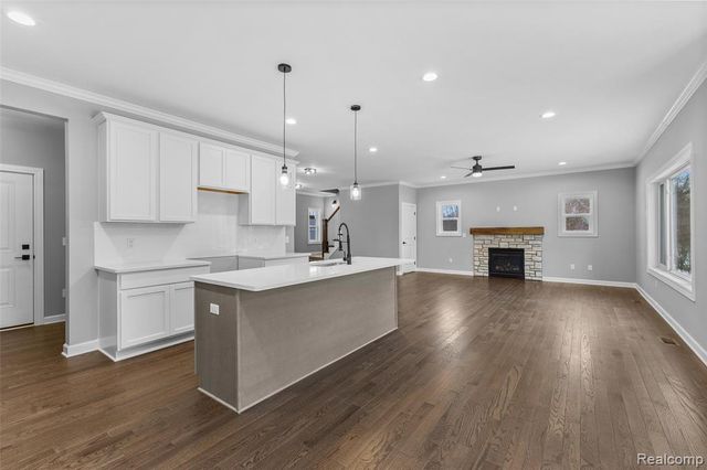 5212 Farmridge Lane, Grand Blanc, MI 48439