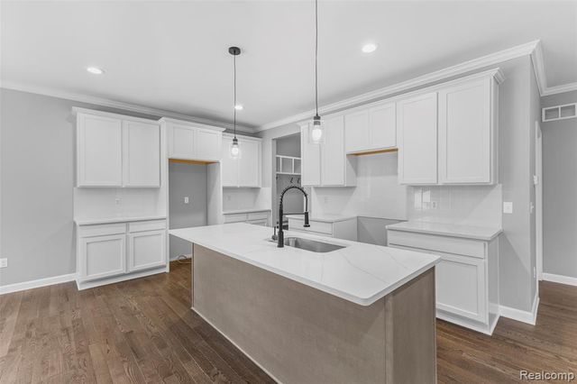 5212 Farmridge Lane, Grand Blanc, MI 48439