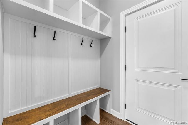 5212 Farmridge Lane, Grand Blanc, MI 48439